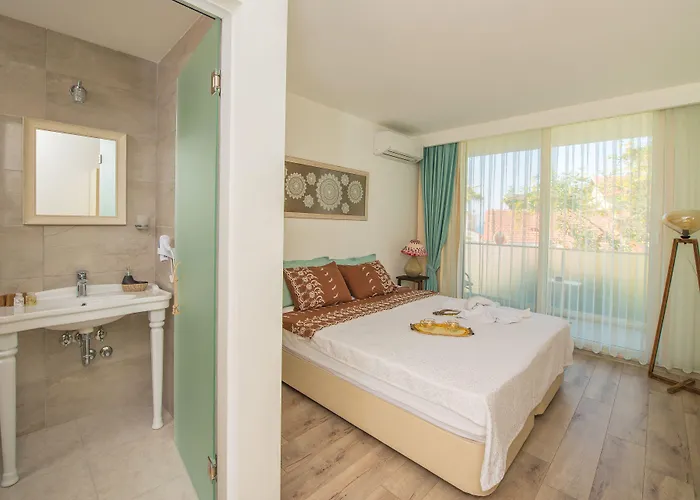 Ξενοδοχείο Destina 4*